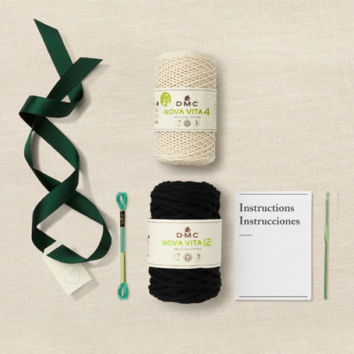 dmc gift of stitch - monochrome placemata crochet kit